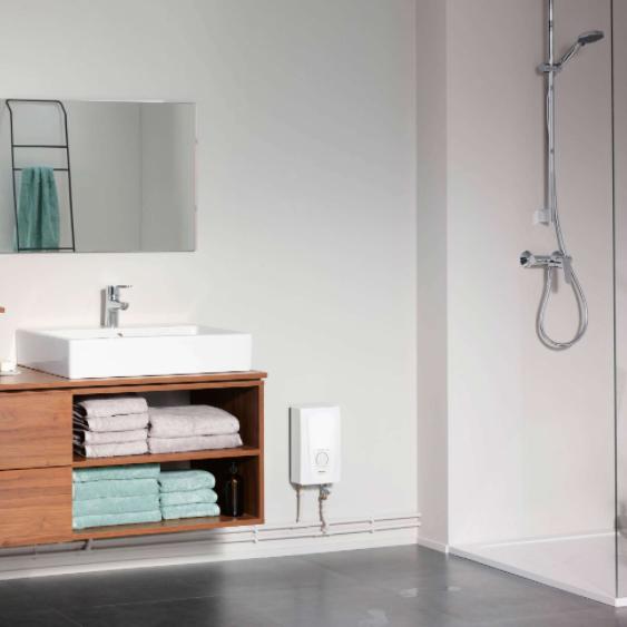 CLAGE 2400-26470 CEX 9 Plus Проточный водонагреватель E-compact 220В 1/2" с лейкой : 6,0 / 8,0 квт