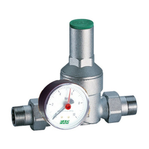 FAR FA 2815 12  Редуктор 1/2", НР-НР, с манометром, хромированный